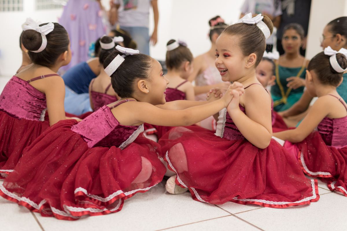 Além do Arco Íris - Espetáculo 2022 - Espetáculo Escola de Dança Carol Aleixo Londrina