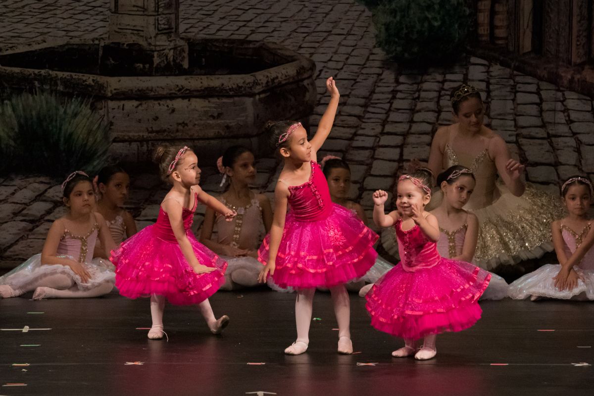 Aula de Baby Class - Escola de Dança Carol Aleixo Londrina