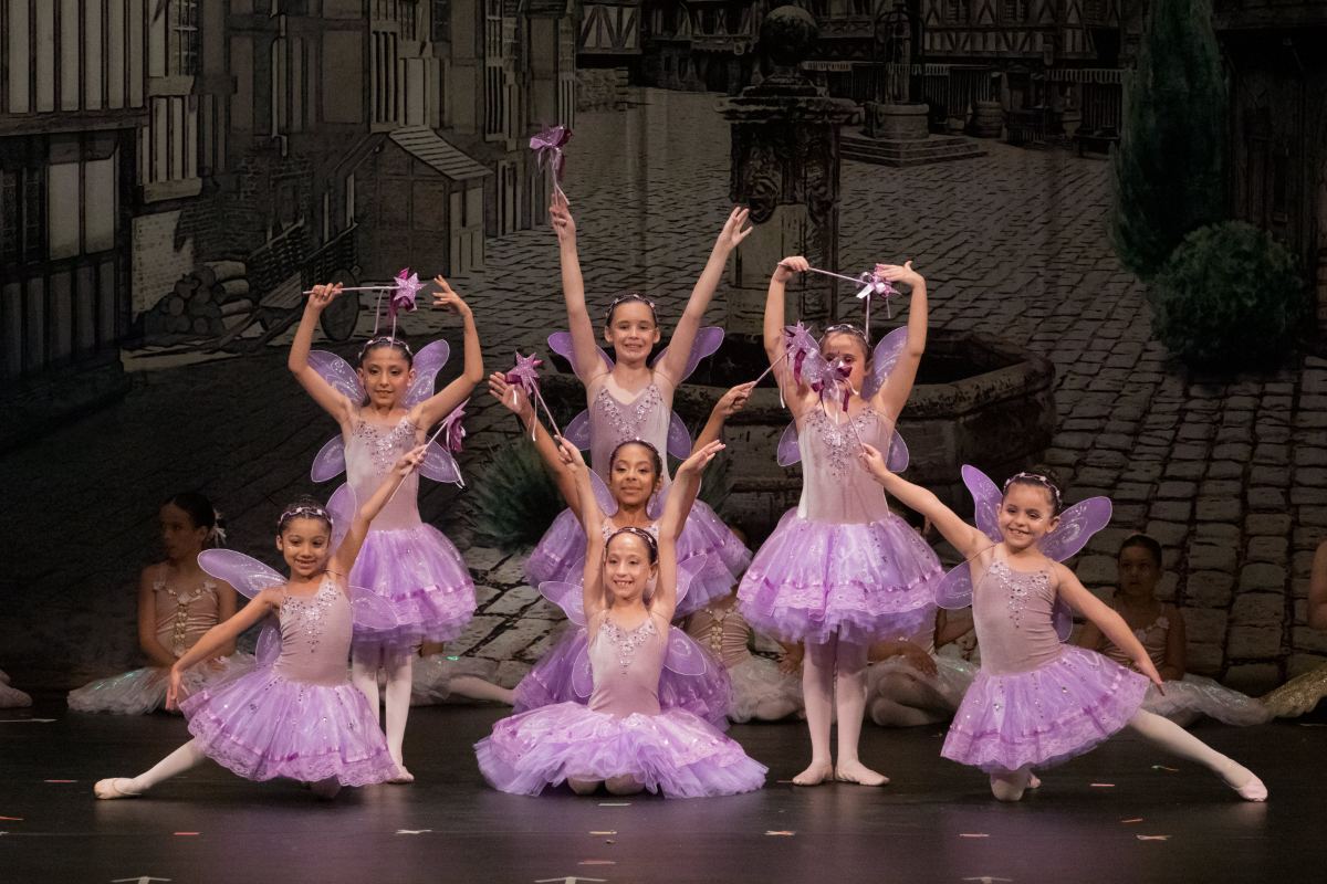 Aula de Pré Ballet - Escola de Dança Carol Aleixo Londrina
